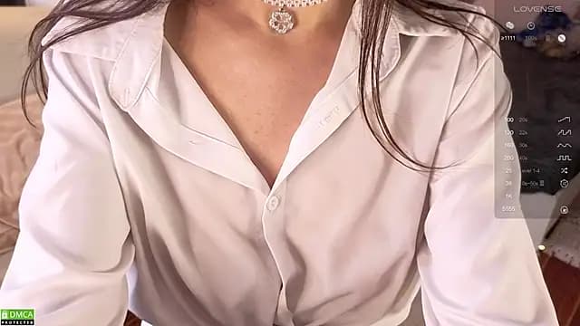 RuthClayton — live VR shower cam