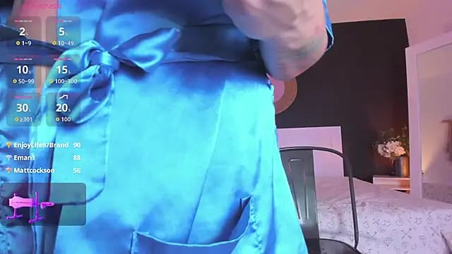 VioletPaket — live VR sex-toys cam