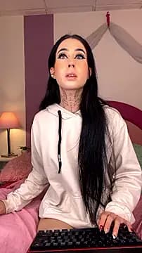 stephanie_golden1 — live VR ahegao cam