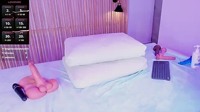 reshi_hevss — live VR erotic-dance cam