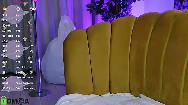AllenaMoon — live VR dirty-talk cam