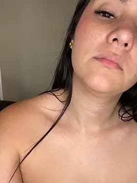 Belliinda_21 — live VR big-ass-latin cam