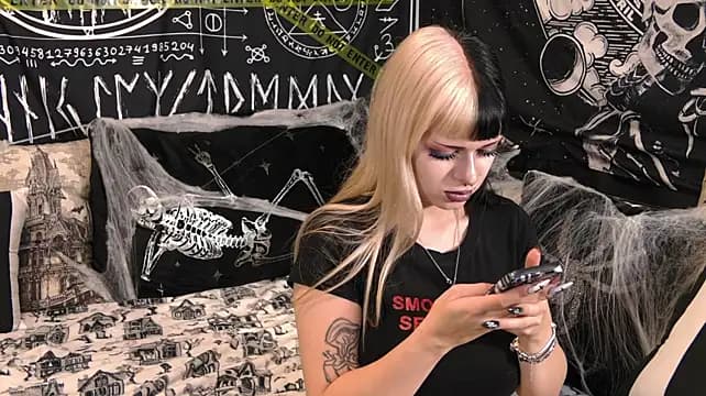 Paige_Turner — live VR recordable-publics cam