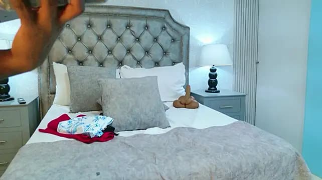 VickyWalles — live VR ebony-masturbation cam