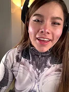 violettabond — live VR latin-foot-fetish cam